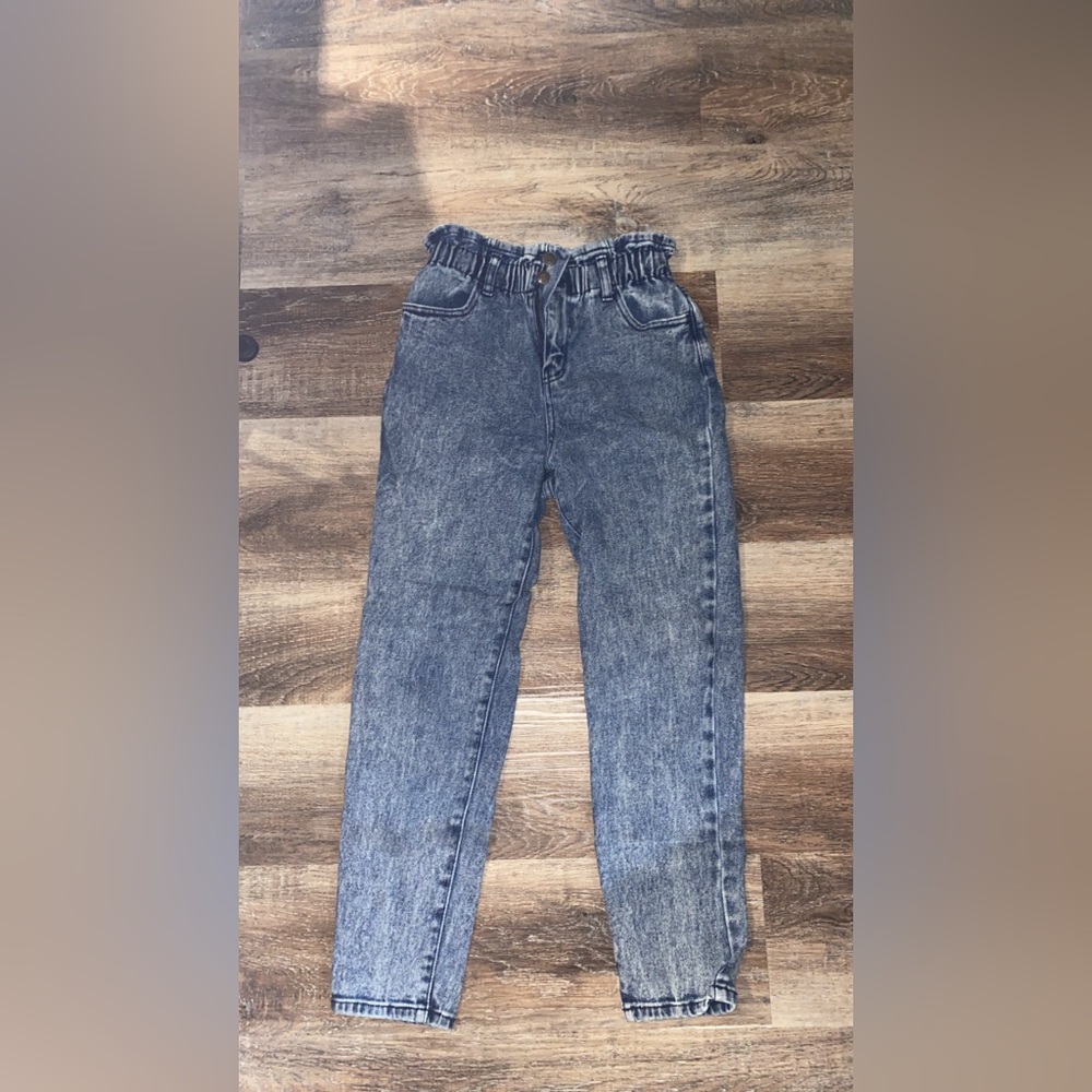 Ruffled waist jeans